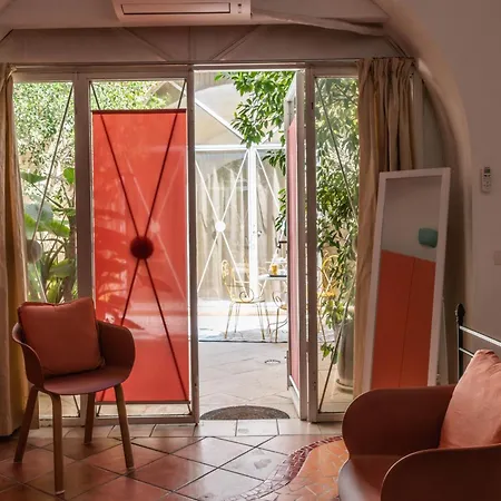 Corte Dei Memoli Di Margiotta Giuseppina Bed and Breakfast Λέτσε