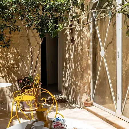 Corte Dei Memoli Di Margiotta Giuseppina Bed and Breakfast 4*