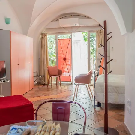 Corte Dei Memoli Di Margiotta Giuseppina Bed and Breakfast Λέτσε