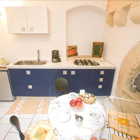 Corte Dei Memoli Di Margiotta Giuseppina Bed and Breakfast Λέτσε