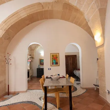 Corte Dei Memoli Di Margiotta Giuseppina Couette-café Lecce